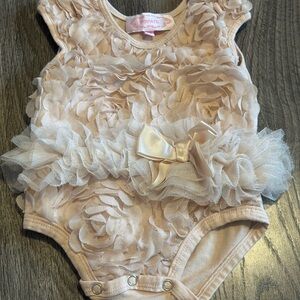 Popatu Rosette Baby Girl 6-9m Bodysuit